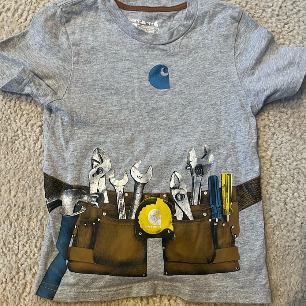 Like new Carhartt toddler boys, size 4T